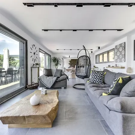 Villa Sudream House