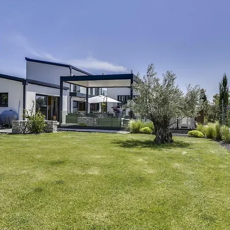 Villa Sudream House
